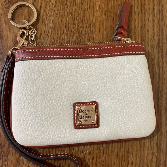Dooney & Bourke Pebble Grain Medium Wristlet - Picture 7 of 8